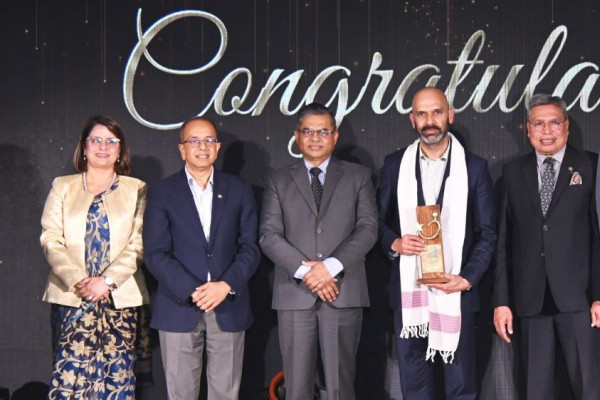 नेपाल लाइफ कर्पोरेट एक्सिलेन्स अवार्ड २०२५ बाट सम्मानित